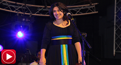 شاهدوا.. الفنانة "لينا" في المَعْيُور بالريفية ضمن مهرجان الحسيمة شاهدوا.. الفنانة "لينا" في المَعْيُور بالريفية ضمن مهرجان الحسيمة