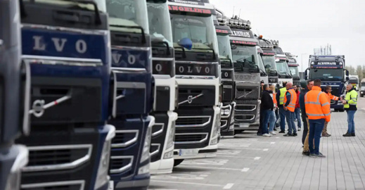 المغرب يفاوض إسبانيا لزيادة حصته من تصاريح رحلات النقل البري المغرب يفاوض إسبانيا لزيادة حصته من تصاريح رحلات النقل البري