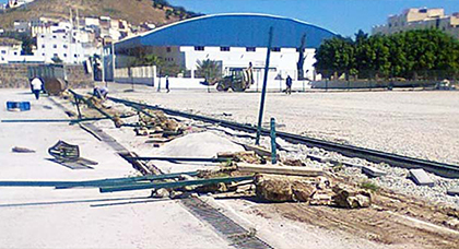 الأشغال بملعب الشبيبة والرياضة بالناظور: إزالة السياج وإحداث ممرات خارجية الأشغال بملعب الشبيبة والرياضة بالناظور: إزالة السياج وإحداث ممرات خارجية