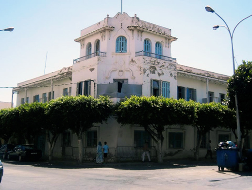 البناية الإستعمارية التي كانت تضّم متحفا لمنطقة الريف الشرقي بالناظور مهدّدة بالهدم البناية الإستعمارية التي كانت تضّم متحفا لمنطقة الريف الشرقي بالناظور مهدّدة بالهدم