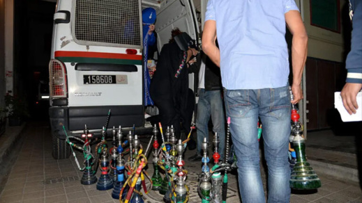 عدم تنفيذ قرار اغلاق مقهى لشيشة بأولاد لحسن يثير التساؤلات والشكوك عدم تنفيذ قرار اغلاق مقهى لشيشة بأولاد لحسن يثير التساؤلات والشكوك