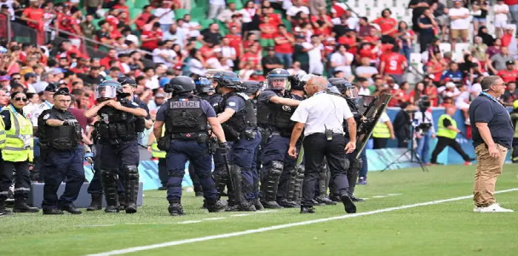سرقة في صفوف لاعبي المنتخب الأرجنتيني قبل هدفي المغرب سرقة في صفوف لاعبي المنتخب الأرجنتيني قبل هدفي المغرب