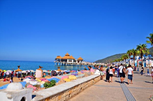 تدني وغلاء الخدمات .. جامعة تستنكر جشع المنعشين السياحيين بالمملكة تدني وغلاء الخدمات .. جامعة تستنكر جشع المنعشين السياحيين بالمملكة