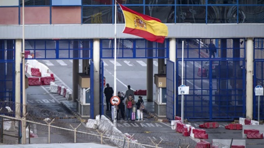 توقيف شابين من أفراد الجالية بمليلية بسبب سيارة مستأجرة من هولندا توقيف شابين من أفراد الجالية بمليلية بسبب سيارة مستأجرة من هولندا