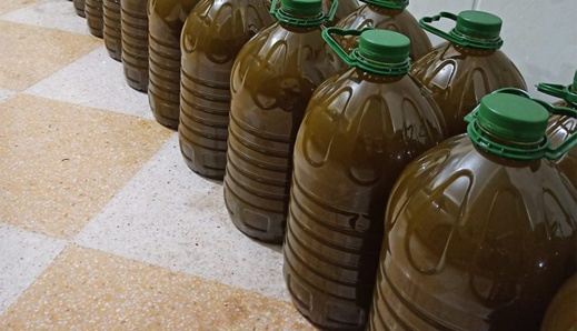 شخص يتقدم بشكاية ضد الحرس المدني بمليلية بسبب زيت زيتون اشتراها من الناظور شخص يتقدم بشكاية ضد الحرس المدني بمليلية بسبب زيت زيتون اشتراها من الناظور