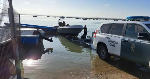 حجز ثمانية قوارب تزود "الفانتومات" بالوقود لتهريب الحشيش من المغرب إلى إسبانيا حجز ثمانية قوارب تزود "الفانتومات" بالوقود لتهريب الحشيش من المغرب إلى إسبانيا