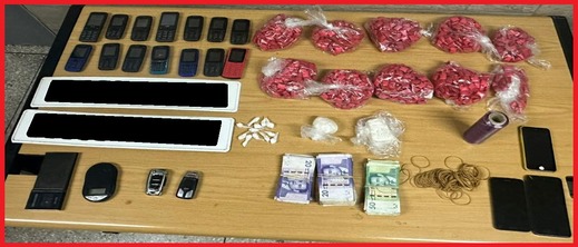 القبض على تاجر مخدرات ومعه كمية كبيرة من الكوكايين والبوفا القبض على تاجر مخدرات ومعه كمية كبيرة من الكوكايين والبوفا