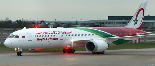 هبوط إضطراري لطائرة مغربية بسبب كسر في زجاج قمرة القيادة هبوط إضطراري لطائرة مغربية بسبب كسر في زجاج قمرة القيادة