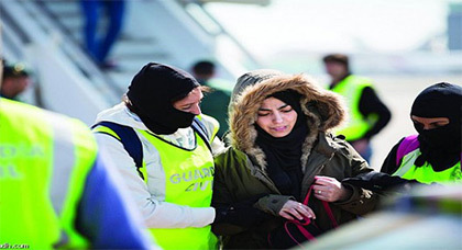 قاض إسباني يوجه تهمة "التجنيد لداعش" إلى طالبة طب مغربية