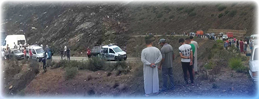 كانوا في رحلة بحث عن دواء.. مصرع أربعة أشخاص في حادث سقوط سيارة من منحدر شاهق كانوا في رحلة بحث عن دواء.. مصرع أربعة أشخاص في حادث سقوط سيارة من منحدر شاهق