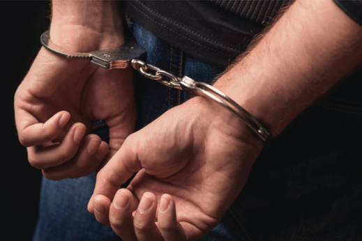 القبض على سارق وكالة تحويل الأموال بعد أقل من ثلاث ساعات من تنفيذ الجريمة القبض على سارق وكالة تحويل الأموال بعد أقل من ثلاث ساعات من تنفيذ الجريمة