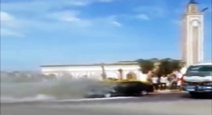 اندلاع حريق مُهْوِل في سيارة مَدَنية بمدخل العروي يستنفر الأجهزة الأمنية اندلاع حريق مُهْوِل في سيارة مَدَنية بمدخل العروي يستنفر الأجهزة الأمنية