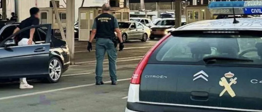 كانت قادمة من المغرب.. الحرس المدني الإسباني ينقذ طفلة مغربية تبلغ من العمر ست سنوات كانت قادمة من المغرب.. الحرس المدني الإسباني ينقذ طفلة مغربية تبلغ من العمر ست سنوات