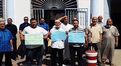 مطلب إقالة إمام مسجد النخيل يشعل الإحتجاجات بين ساكنة مليلية ومندوبية الشؤون الدينية مطلب إقالة إمام مسجد النخيل يشعل الإحتجاجات بين ساكنة مليلية ومندوبية الشؤون الدينية