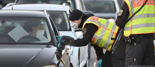 ألمانيا تفرض رقابة صارمة على الحدود اعتبارا من اليوم الإثنين ألمانيا تفرض رقابة صارمة على الحدود اعتبارا من اليوم الإثنين