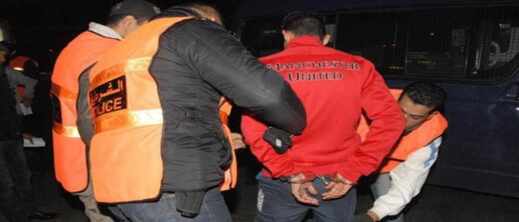 توقيف 6 أشخاص في مداهمة لوكر دعارة بالناظور توقيف 6 أشخاص في مداهمة لوكر دعارة بالناظور