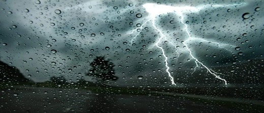 طقس متقلب وأمطار رعدية في أجزاء من المغرب طقس متقلب وأمطار رعدية في أجزاء من المغرب