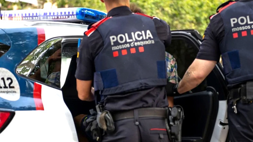 مليلية.. توقيف مستشار قانوني أوهم مغربية بإتمام إجراءات الحصول على الإقامة مليلية.. توقيف مستشار قانوني أوهم مغربية بإتمام إجراءات الحصول على الإقامة