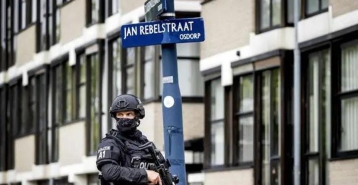 القضاء الهولندي يدين شابا حاول قتل بارون مخدرات مغربي بأمستردام القضاء الهولندي يدين شابا حاول قتل بارون مخدرات مغربي بأمستردام