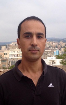 سياسيون وإعلاميون يعلّقون على مبادرة سليمان حوليش جمع الأزبال بيديْه سياسيون وإعلاميون يعلّقون على مبادرة سليمان حوليش جمع الأزبال بيديْه