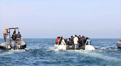 أركمان: إيقاف مهاجرين أفارقة على متن قارب كانوا يعتزمون الإبحار نحو ضفاف إسبانيا أركمان: إيقاف مهاجرين أفارقة على متن قارب كانوا يعتزمون الإبحار نحو ضفاف إسبانيا