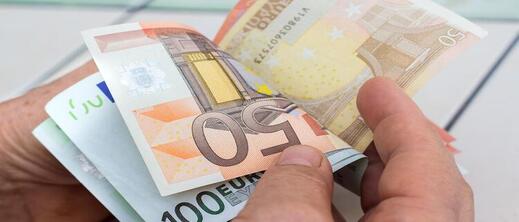 عبر فرض شروط جديدة.. أوروبا تتجه نحو التضييق على تحويلات الجالية عبر فرض شروط جديدة.. أوروبا تتجه نحو التضييق على تحويلات الجالية