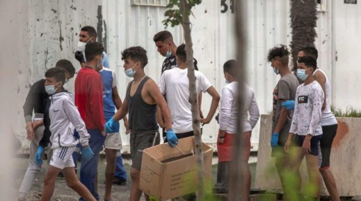 إرجاع القاصرين المغاربة من إسبانيا يخلق جدلا بين حكومة جزر الكناري وأحزاب سياسية إرجاع القاصرين المغاربة من إسبانيا يخلق جدلا بين حكومة جزر الكناري وأحزاب سياسية