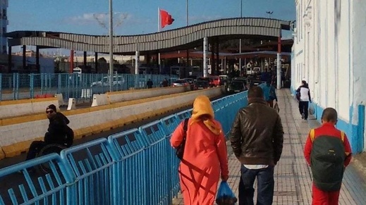 توقيف قاصر بمعبر بني أنصار متورط في جريمة قتل مزدوجة بإسبانيا توقيف قاصر بمعبر بني أنصار متورط في جريمة قتل مزدوجة بإسبانيا