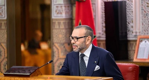 جلالة الملك يستقبل رئيس الحكومة و أعضاء الحكومة في صيغتها الجديدة جلالة الملك يستقبل رئيس الحكومة و أعضاء الحكومة في صيغتها الجديدة