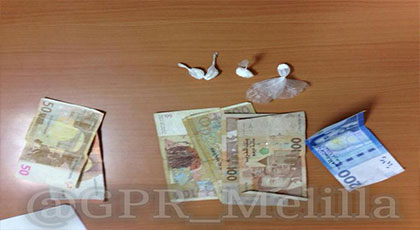 أغبى بزناس.. سلطات مليلية تعتقل ناظوريا يروج الكوكاين وهكذا تم إعتقاله أغبى بزناس.. سلطات مليلية تعتقل ناظوريا يروج الكوكاين وهكذا تم إعتقاله