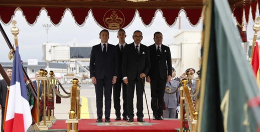 الرئيس الفرنسي يحل بالمغرب في زيارة دولة للمملكة بدعوة من جلالة الملك الرئيس الفرنسي يحل بالمغرب في زيارة دولة للمملكة بدعوة من جلالة الملك