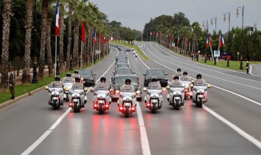 الملك محمد السادس والرئيس الفرنسي يوقعان الإعلان المتعلق بالشراكة الاستثنائية الوطيدة بين المغرب وفرنسا الملك محمد السادس والرئيس الفرنسي يوقعان الإعلان المتعلق بالشراكة الاستثنائية الوطيدة بين المغرب وفرنسا