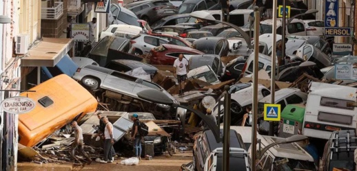 ارتفاع عدد ضحايا فيضانات فالينسيا وإسبانيا تعلن الحداد ل3 أيام ارتفاع عدد ضحايا فيضانات فالينسيا وإسبانيا تعلن الحداد ل3 أيام