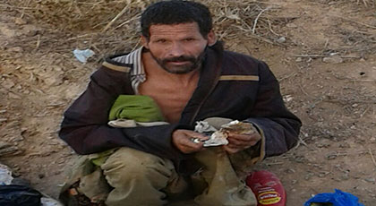 حالة غريبة لشخص لم يبارح مزبلة منذ ستة سنوات بمنطقة صوطولازا بجماعة اكسان حالة غريبة لشخص لم يبارح مزبلة منذ ستة سنوات بمنطقة صوطولازا بجماعة اكسان