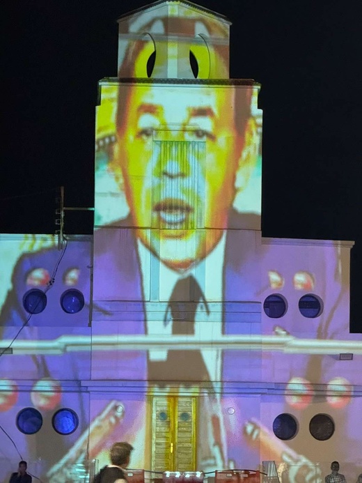 إدارة مهرجان الذاكرة المشتركة تزين معلمة "كلوب" بالناظور احتفاء بعيد المسيرة الخضراء إدارة مهرجان الذاكرة المشتركة تزين معلمة "كلوب" بالناظور احتفاء بعيد المسيرة الخضراء