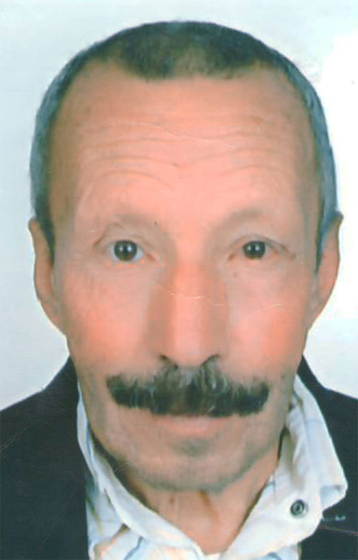 أسرة دجغنين تبحث عن ابنها عبد الله الذي غاب عن الأنظار في ظروف غامضة أسرة دجغنين تبحث عن ابنها عبد الله الذي غاب عن الأنظار في ظروف غامضة