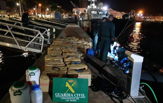 بمساعدة "الديستي".. الحرس المدني الإسباني يعترض قاربين محملين بالحشيش بمساعدة "الديستي".. الحرس المدني الإسباني يعترض قاربين محملين بالحشيش