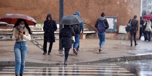 نشرة إنذارية.. زخات مطرية وثلوج ورياح عاصفية بالمملكة ليومين نشرة إنذارية.. زخات مطرية وثلوج ورياح عاصفية بالمملكة ليومين