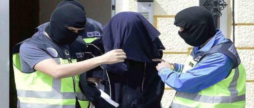 عملية أمنية في مليلية المحتلة تسفر عن اعتقال شخص لتورطه في نشر أفكار متطرفة عملية أمنية في مليلية المحتلة تسفر عن اعتقال شخص لتورطه في نشر أفكار متطرفة