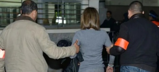 الشرطة توقف مسؤولة مزورة بوزارة العدل نصبت على ضحايا بالناظور الشرطة توقف مسؤولة مزورة بوزارة العدل نصبت على ضحايا بالناظور