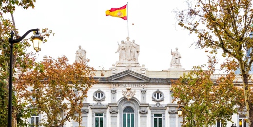 المغرب يدخل في صدام قانوني مع إسبانيا بسبب مواطن متورط في تهجير الأشخاص من الناظور المغرب يدخل في صدام قانوني مع إسبانيا بسبب مواطن متورط في تهجير الأشخاص من الناظور