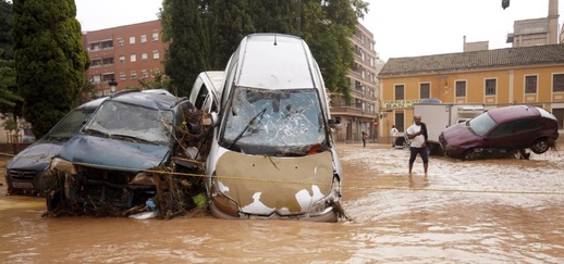 القنصلية المغربية بفالينسيا تبحث عن مهاجر مغربي مفقود في الفيضانات القنصلية المغربية بفالينسيا تبحث عن مهاجر مغربي مفقود في الفيضانات