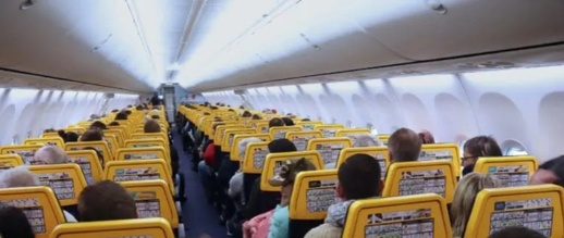 بسبب مسافر مخمور.. لحظات مرعبة يعيشها ركاب طائرة قادمة من أوروبا إلى المغرب بسبب مسافر مخمور.. لحظات مرعبة يعيشها ركاب طائرة قادمة من أوروبا إلى المغرب