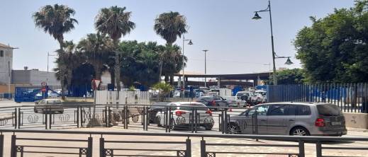 مسؤول إسباني.. تجار الجملة غادروا مليلية ويجب فرض عقوبات على المغرب مسؤول إسباني.. تجار الجملة غادروا مليلية ويجب فرض عقوبات على المغرب