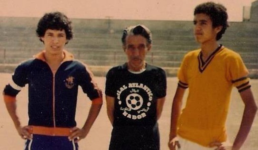 شاهدوا صورا نادرة لهلال الناظور عندما كانت أقدام لاعبيه تصنع الفرجة وتُلهب الجماهير شاهدوا صورا نادرة لهلال الناظور عندما كانت أقدام لاعبيه تصنع الفرجة وتُلهب الجماهير