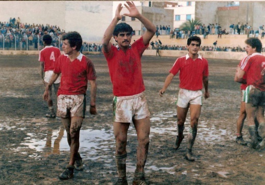 شاهدوا صورا نادرة لهلال الناظور عندما كانت أقدام لاعبيه تصنع الفرجة وتُلهب الجماهير