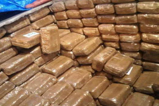 إجهاض عملية للتهريب الدولي لثلاثة أطنان و960 كلغ من الشيرا إجهاض عملية للتهريب الدولي لثلاثة أطنان و960 كلغ من الشيرا