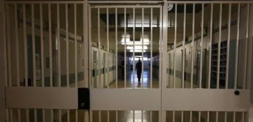 مدان ب 15 عاما.. فرنسا تبحث عن سجين هرب خلال موعد مع القنصلية المغربية مدان ب 15 عاما.. فرنسا تبحث عن سجين هرب خلال موعد مع القنصلية المغربية