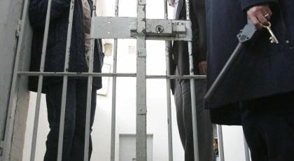 المحكمة تقضي بثلاثة أشهر من السجن النافذ في حق المقدم المتهم بتهجير السوريين إلى مليلية المحكمة تقضي بثلاثة أشهر من السجن النافذ في حق المقدم المتهم بتهجير السوريين إلى مليلية
