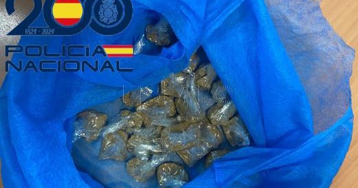 الشرطة في مليلية توقف رجلاً بحوزته حشيش معد للبيع الشرطة في مليلية توقف رجلاً بحوزته حشيش معد للبيع